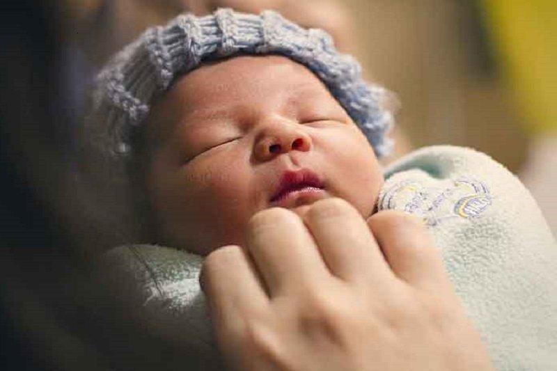 کشف علت دست و پا زدن جنین در ماه های آخر بارداری