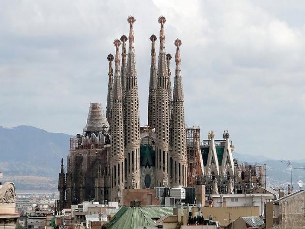 نگاهی به معماری گائودی در بارسلونا